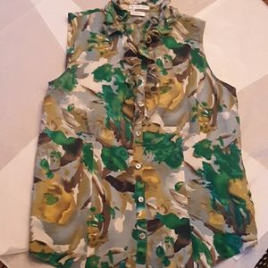 Van Heusen women's floral blouse.  Size M.